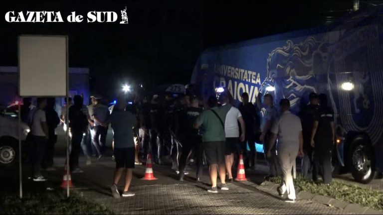 Gata, le-au ajuns umilințele! Fanii Științei au mers la cantonament să-i „scuture“ pe jucători (VIDEO)