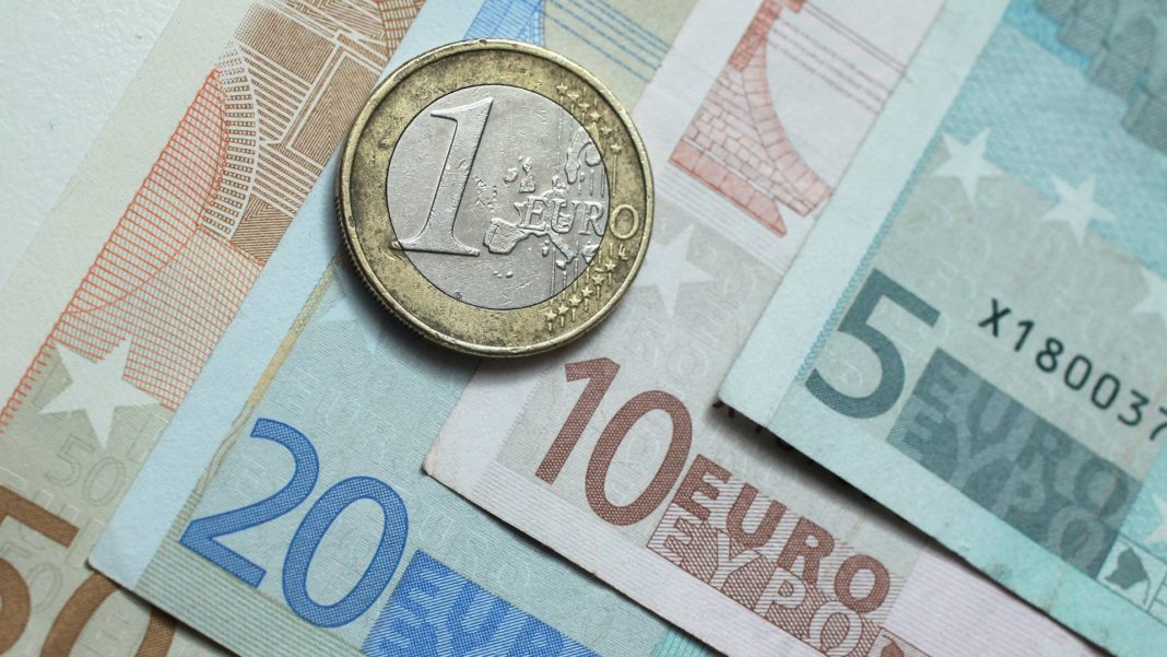Bulgaria trece în 2024 la euro