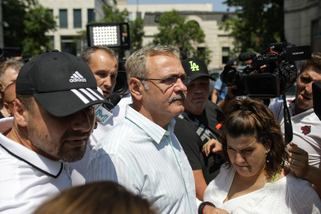 (Galerie foto) Liviu Dragnea spune că trăieşte din salariu