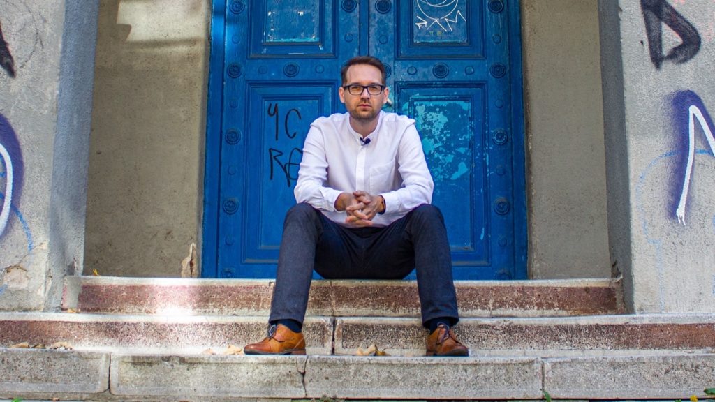 Primarul Timişoarei ar putea fi obligat să îşi publice diplomele de studii şi domiciliul