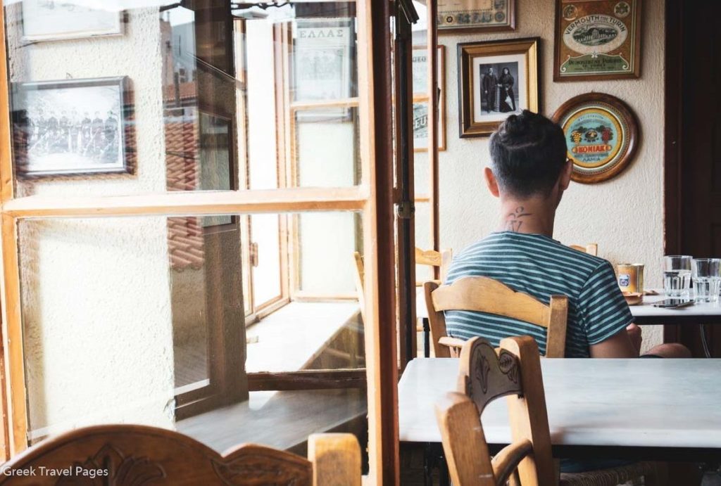 Grecia va cere teste negative sau dovada vaccinării în interiorul restaurantelor, barurilor și cafenelelor