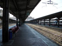 Un tren a plecat din Gara de Nord din București la ora la care ar fi trebui să ajungă deja la destinație, la Pitești