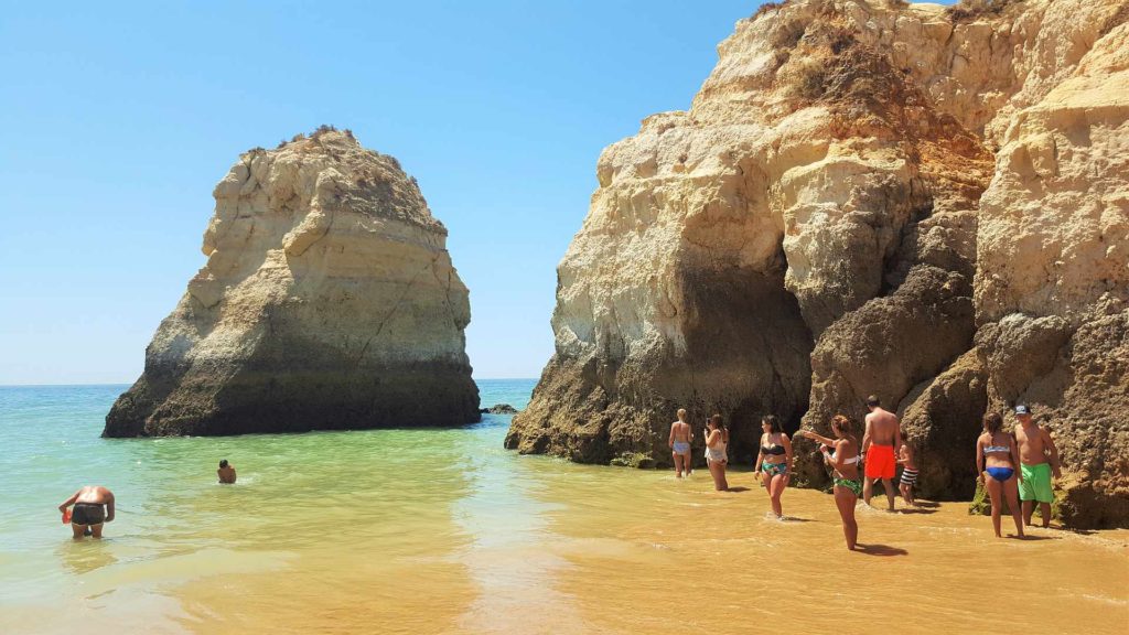 Portugalia: Amenzi de până la 36.000 de euro pentru turiștii gălăgioși