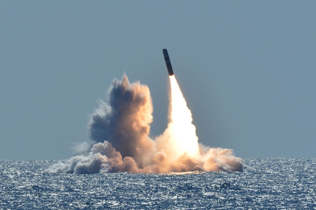 Rachetă hipersonică „capabilă să lovească aproape orice țintă“, testată în Rusia