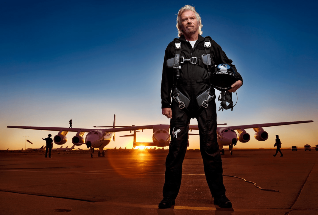 Primul zbor spaţial al Virgin Galactic, cu Richard Branson la bord, a fost amânat 90 de minute din cauza condiţiilor meteorologice