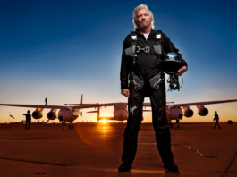 Primul zbor spaţial al Virgin Galactic, cu Richard Branson la bord, a fost amânat 90 de minute din cauza condiţiilor meteorologice