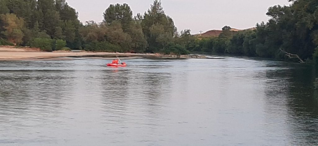 Tânăr, căutat în apele în Jiului, la Podari