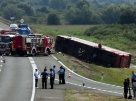 Zece morți și 45 de răniți după ce un autocar s-a răsturnat în Croația