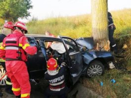 Trei morți și un rănit grav după ce o mașină a intrat într-un copac (sursa foto: observatornews)