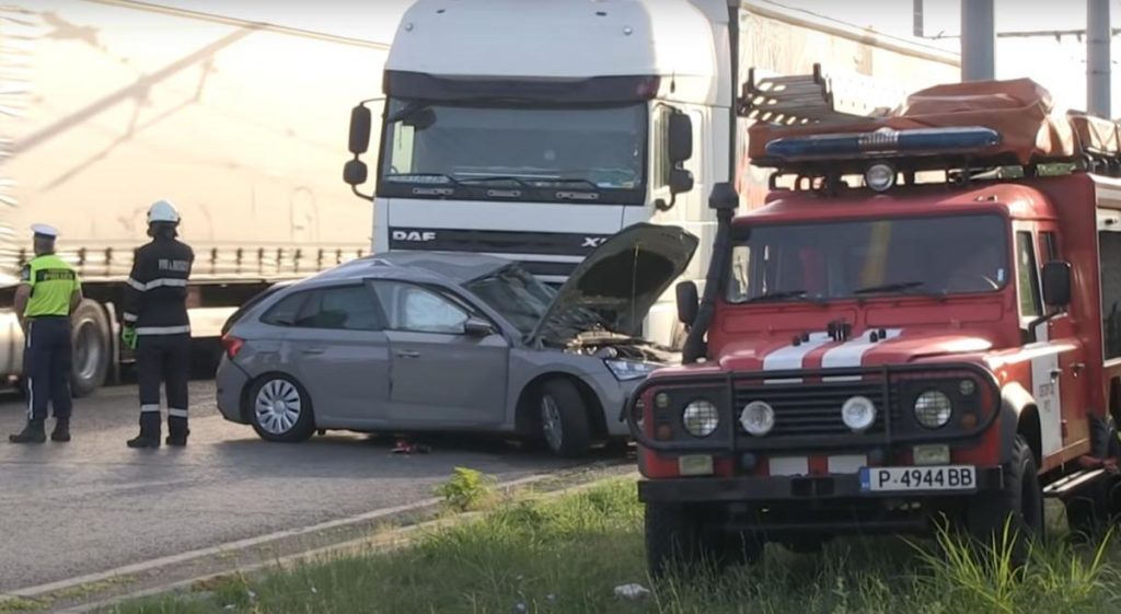 Doi români au murit în Bulgaria după ce au fost loviți de un tir condus de un român