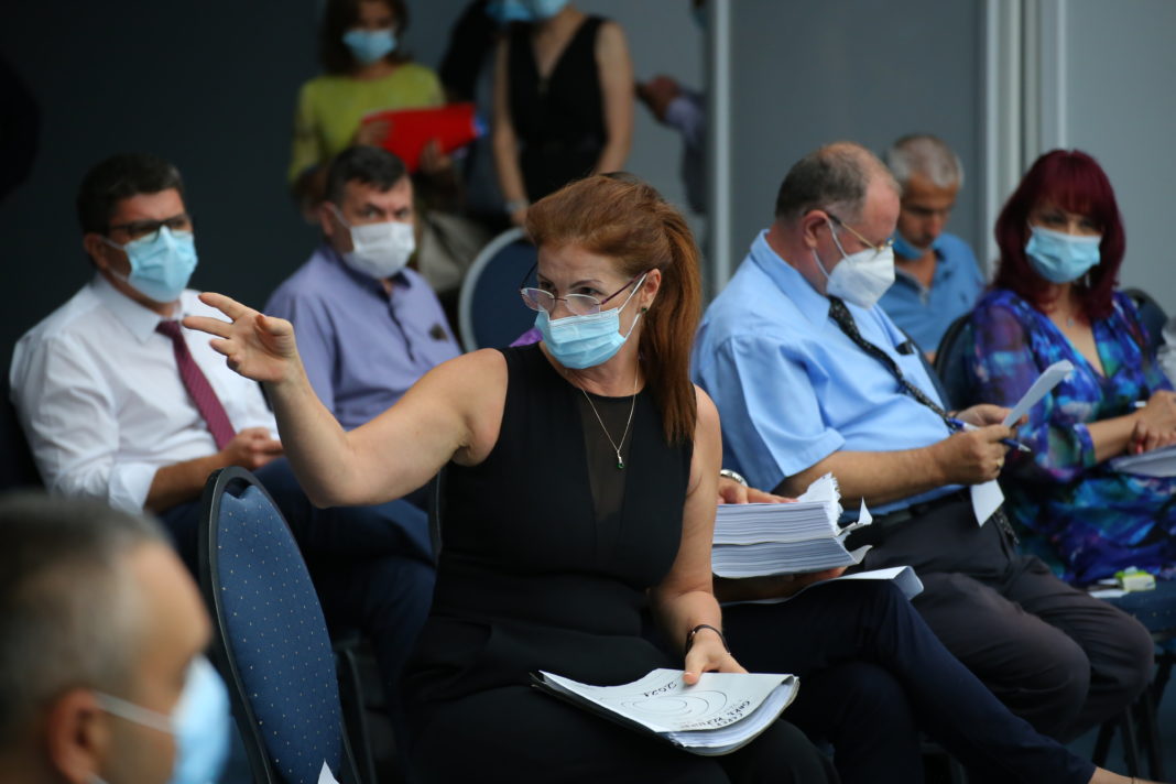 Consiliul Local a aprobat, în şedinţa de joi, desfiinţarea Compartimentului Organizare, Relaţii Publice şi Promovare Imagine al SCM Craiova. Viceprimarul Aurelia Filip a explicat decizia.