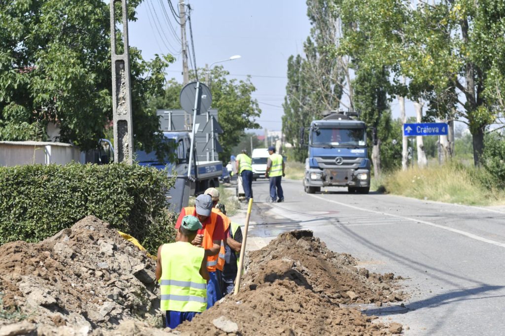 A intrat în lucru strada Teilor. Se introduce şi canalizarea pluvială
