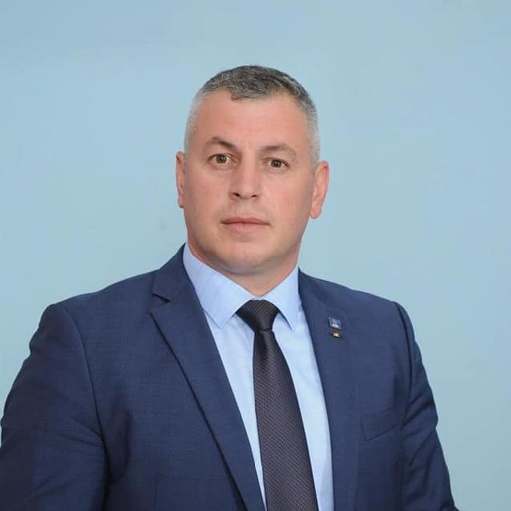 Lider PNL, fără bacalaureat, reconfirmat în funcții