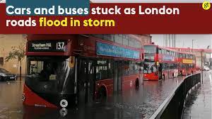Inundații pe străzile Londrei