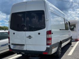 Autoutilitară Mercedes furată din Italia, găsită la Iaşi