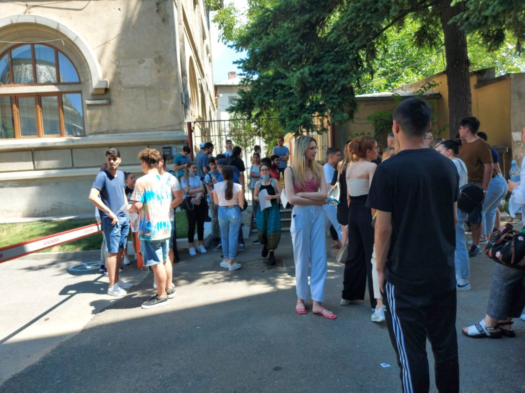 În Dolj, 247 de elevi au medii de admitere peste 9.50