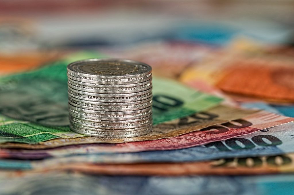 Cu câți bani trăiesc românii comparativ cu restul europenilor