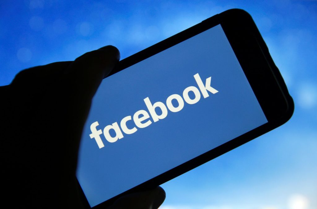 Facebook implementează un sistem de rugăciuni online