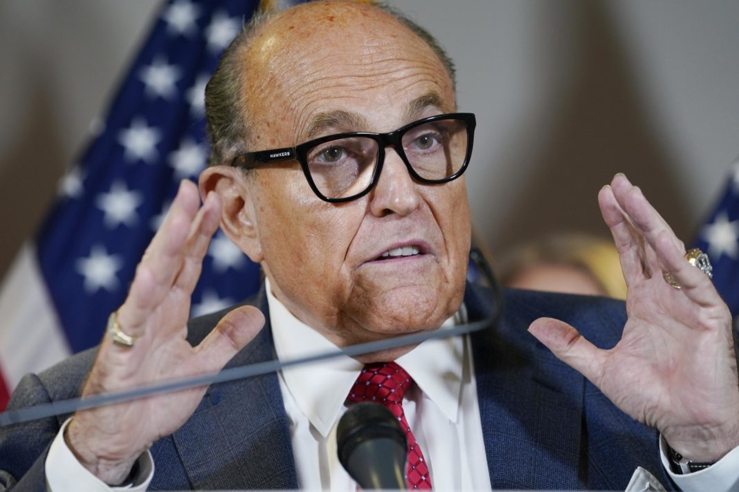 Licența lui Rudy Giuliani, fost avocat al lui Donald Trump, suspendată în Washington