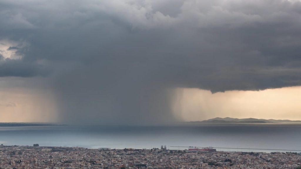 Atenție la călătoriile în Grecia! Furtuni puternice în centrul și nordul țării