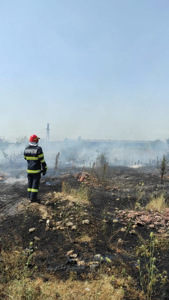 Mehedinți: Incendiu în comuna Dumbrava