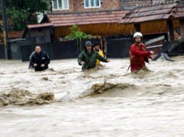Două persoane moarte şi 80 de localități afectate după inundaţiile din România