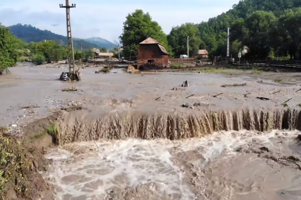 Cod galben de inundaţii în  Transilvania, Moldova şi Oltenia