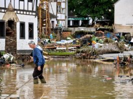 Români și bulgari, prinși la furat în zonele afectate de inundații din Germania