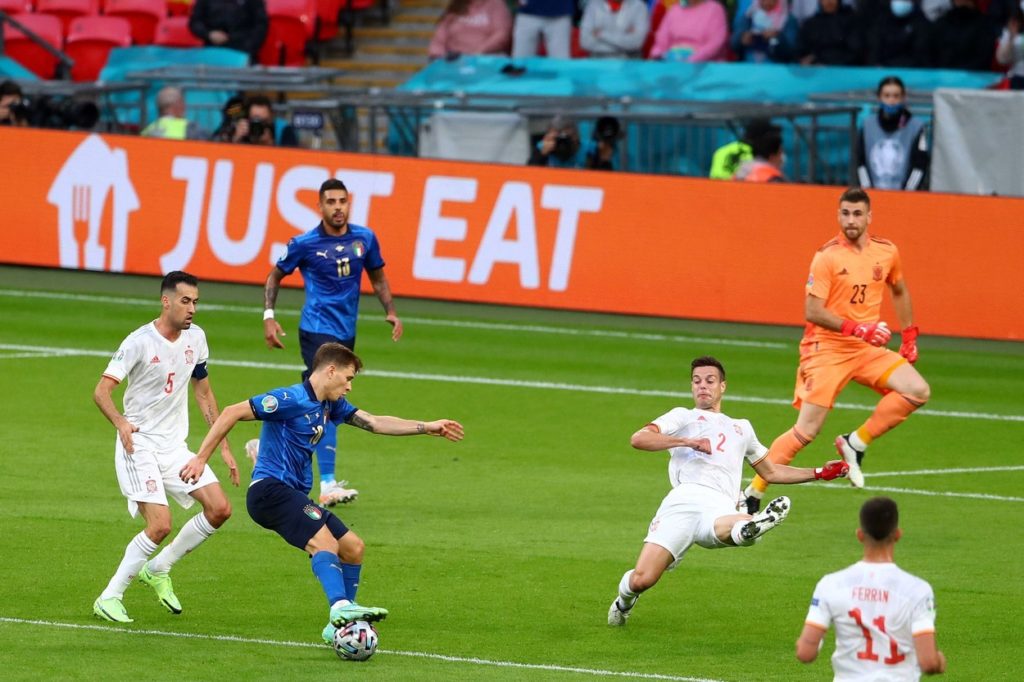 EURO 2020 / Prima finalistă s-a decis la penaltiuri! Italia va juca cu trofeul pe masă