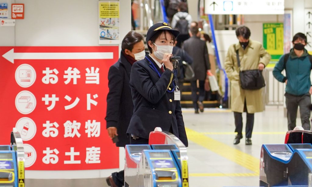 Japonia se pregăteşte să reintroducă starea de urgenţă din cauza Covid-19