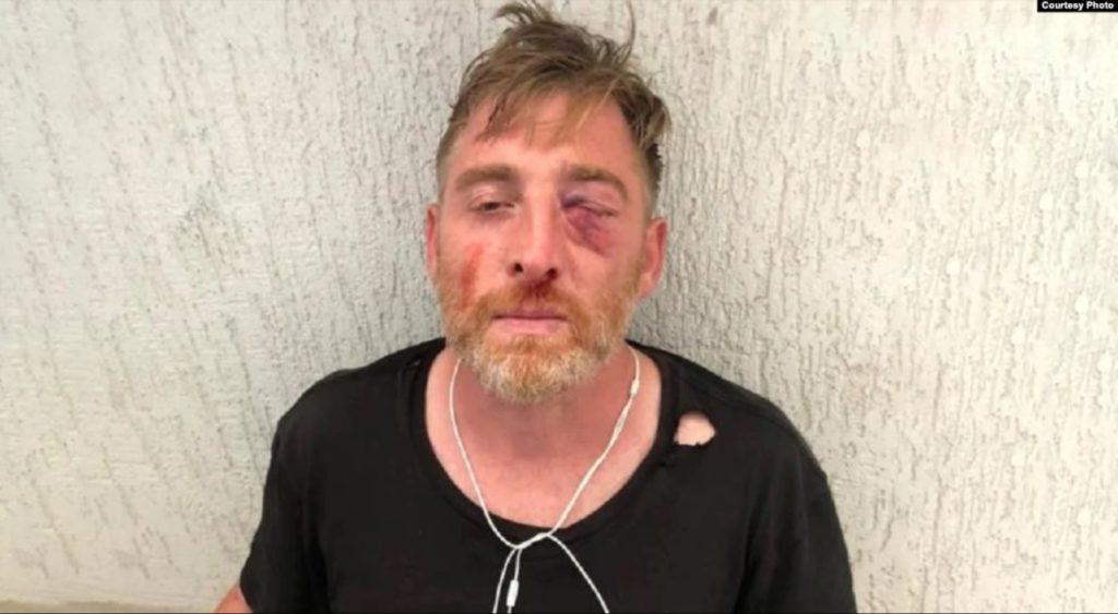 Georgia: Un jurnalist bătut la o demonstrație anti-gay, găsit mort în casă