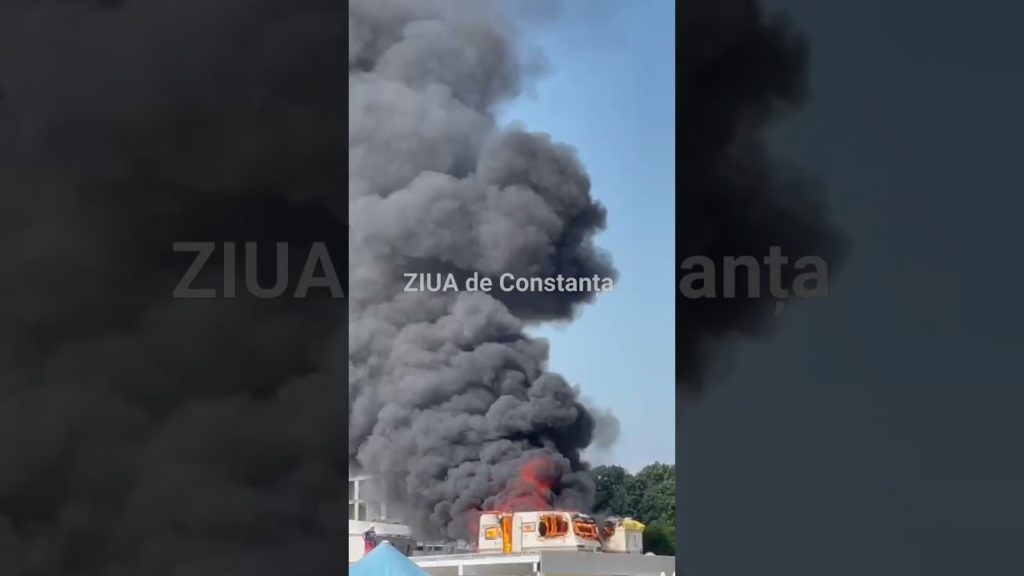 (VIDEO) Două rulote au luat foc în Eforie Nord