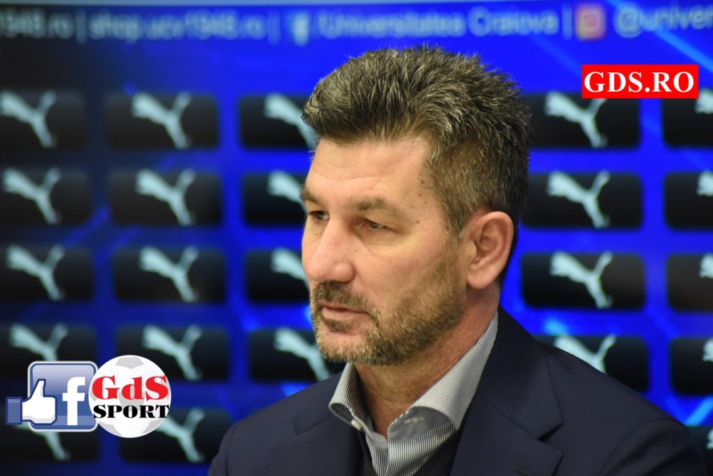Ouzounidis, plin de nervi la conferinţă: „Nu ne folosim deloc creierul“