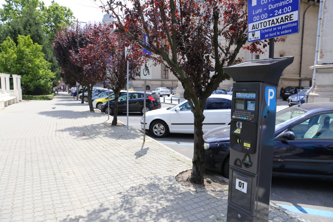 Taxat de 70 de ori pentru o oră de parcare în centrul Craiovei