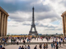 În Franța, obligatoriu pașaportul sanitar pentru cei care vor să intre în spațiile de cultură