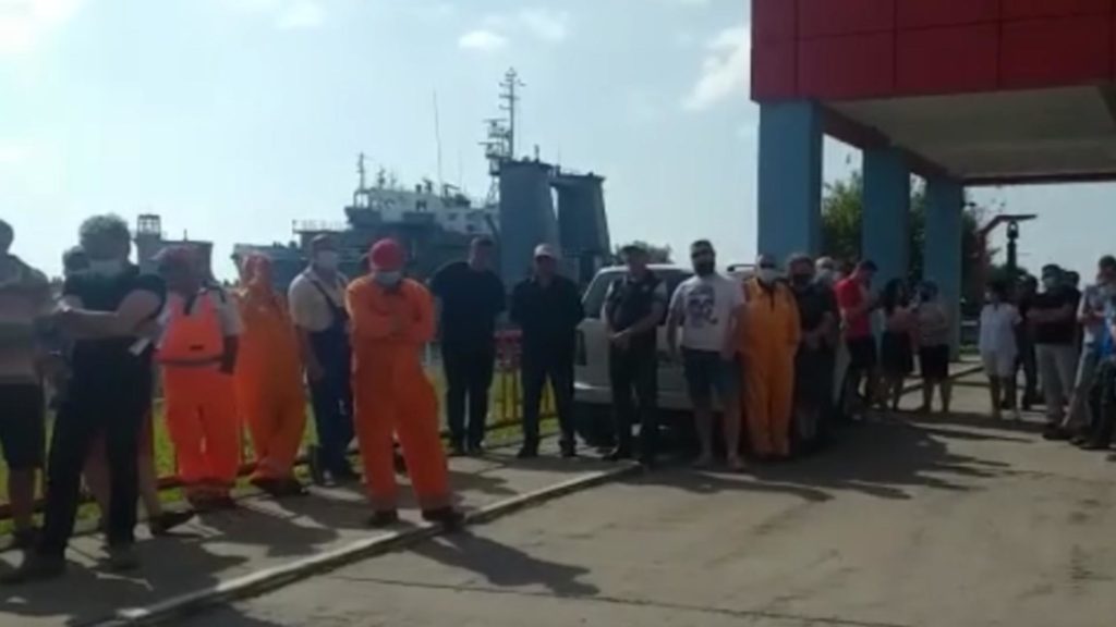 Protest al angajaţilor ARSVOM, după ce ministrul Transporturilor a anunţat că instituţia va fi desfiinţată