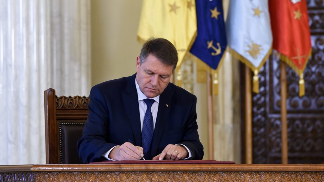 Iohannis a semnat numirea lui Marcel Boloş la Ministerul Cercetării