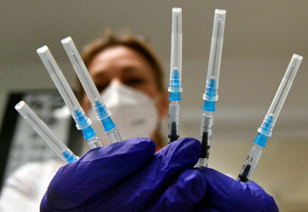 14.372 de persoane vaccinate anti-COVID în ultimele 24 de ore