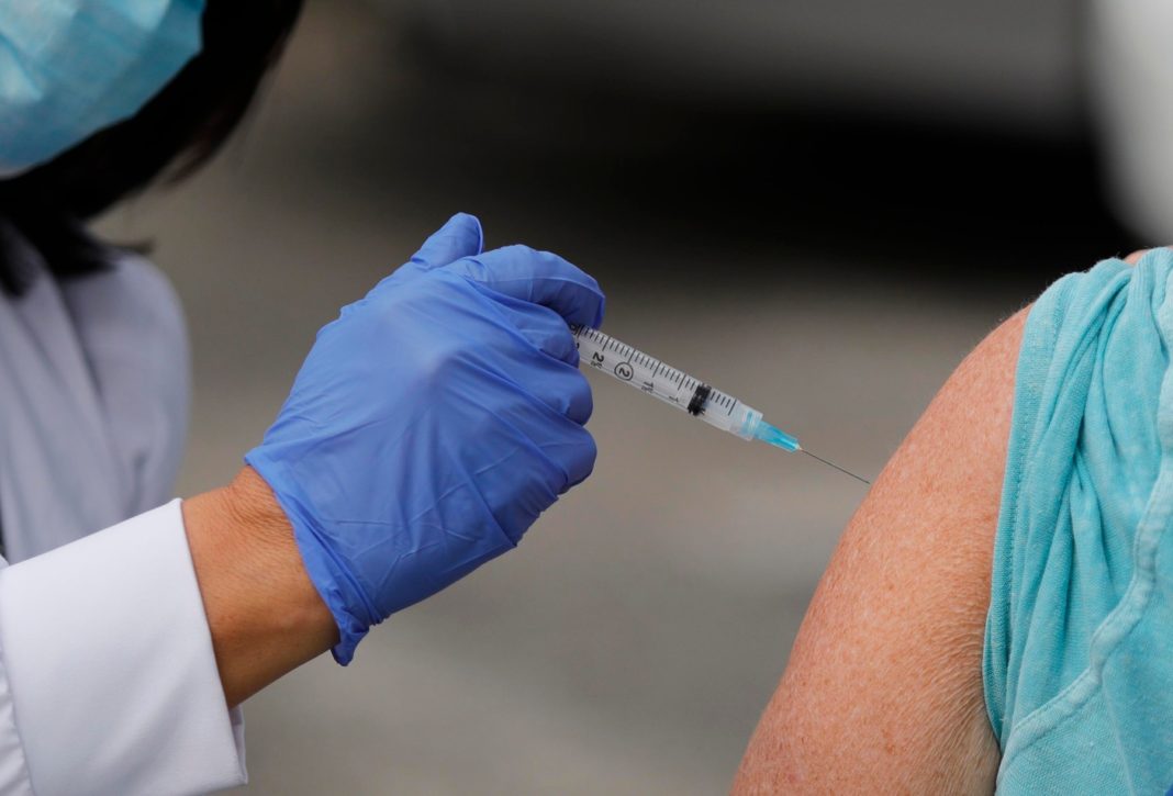 15.904 persoane vaccinate anti-COVID în ultimele 24 de ore