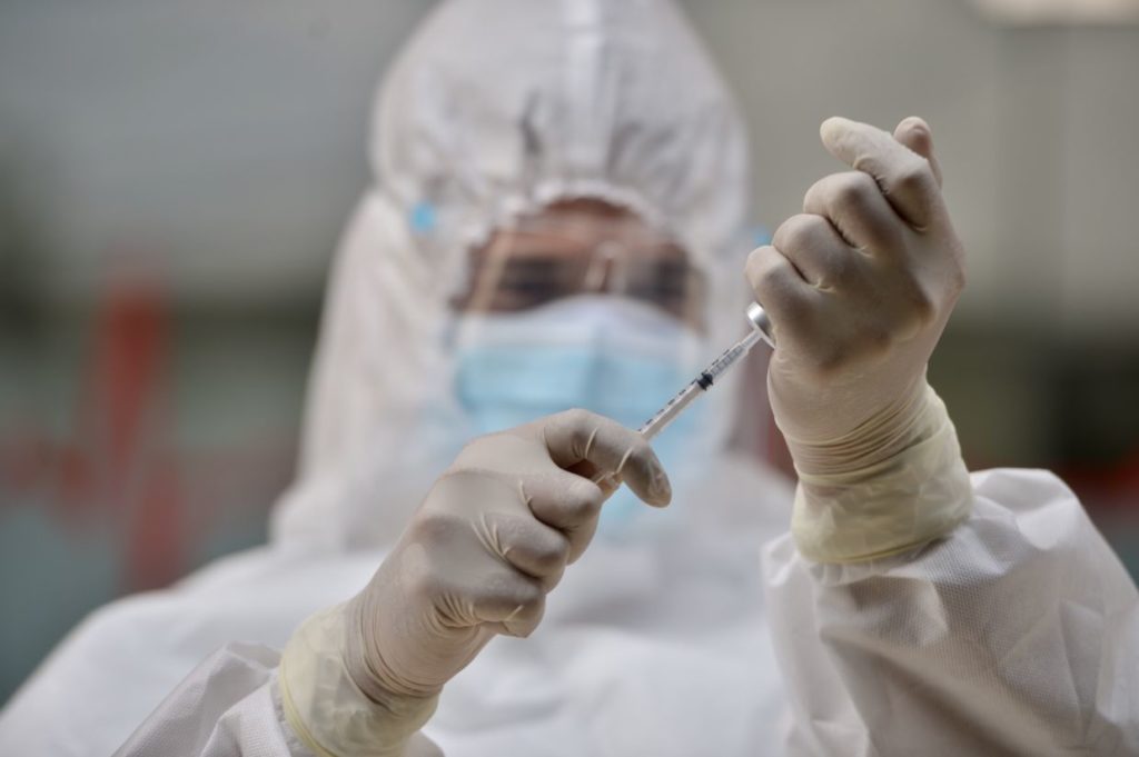 Propunerile ministrului Mihăilă. Bonuri de masă pentru vaccinați