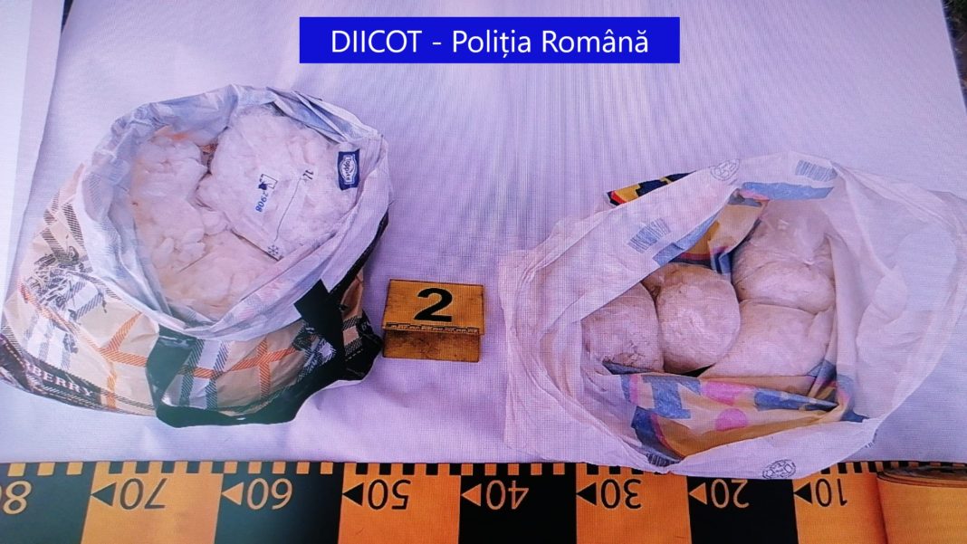 Polițiștii au confiscat 4 kilograme de droguri