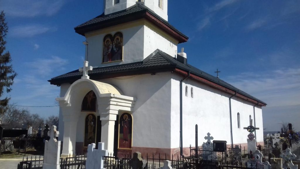 Lăcaşele de cult din Valea Stanciului au fost reabilitate de Primărie