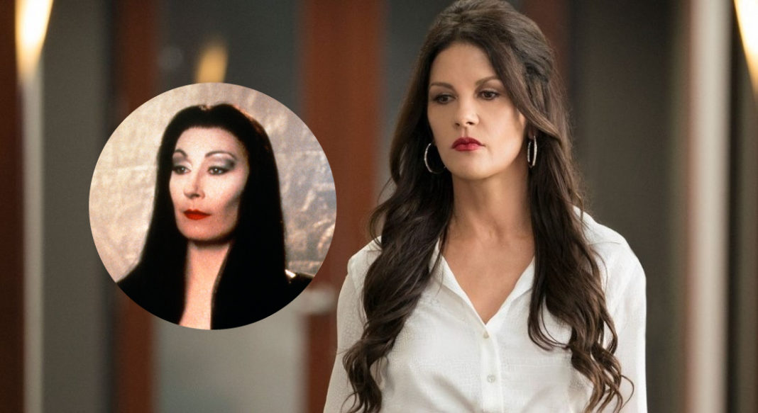 Catherine Zeta-Jones va interpreta rolul Morticia Addams din viitorul serial Netflix