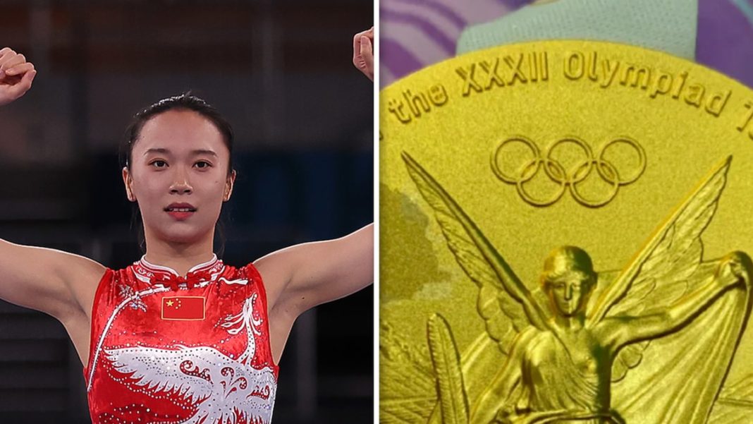 Gimnasta chineză Zhu Xueying s-a plâns că medalia ei olimpică de aur, cucerită la JO de la Tokyo, a început să se cojească