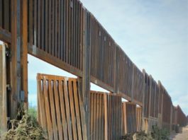Porțiuni din zidul ridicat la granița cu Mexicul au fost avariante din cauza inundațiilor din SUA