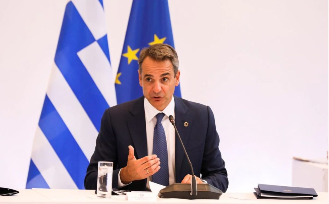 Premierul Mitsotakis va remania guvernul, criticat pentru reacţia la incendiile din această vară