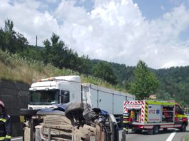 O persoană a rămas încarcerată în urma unui grav accident pe Valea Oltului, DN7, Brezoi în punctul Corbu, județul Vâlcea