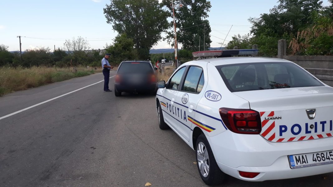 Doi vâlceni s-au ales cu dosare penale după ce au fost prinși conducând sub influența alcoolului