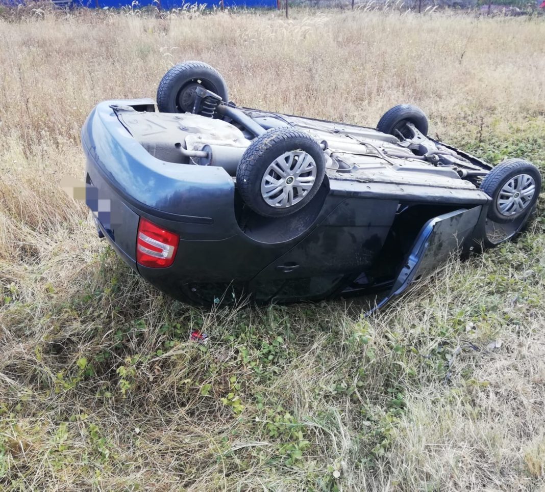 Trei tineri au fost răniţi grav într-un accident, în Olt