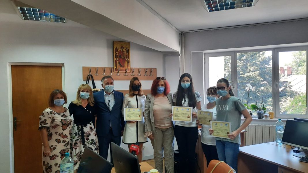 Premii pentru elevii din Craiova activi în vacanță